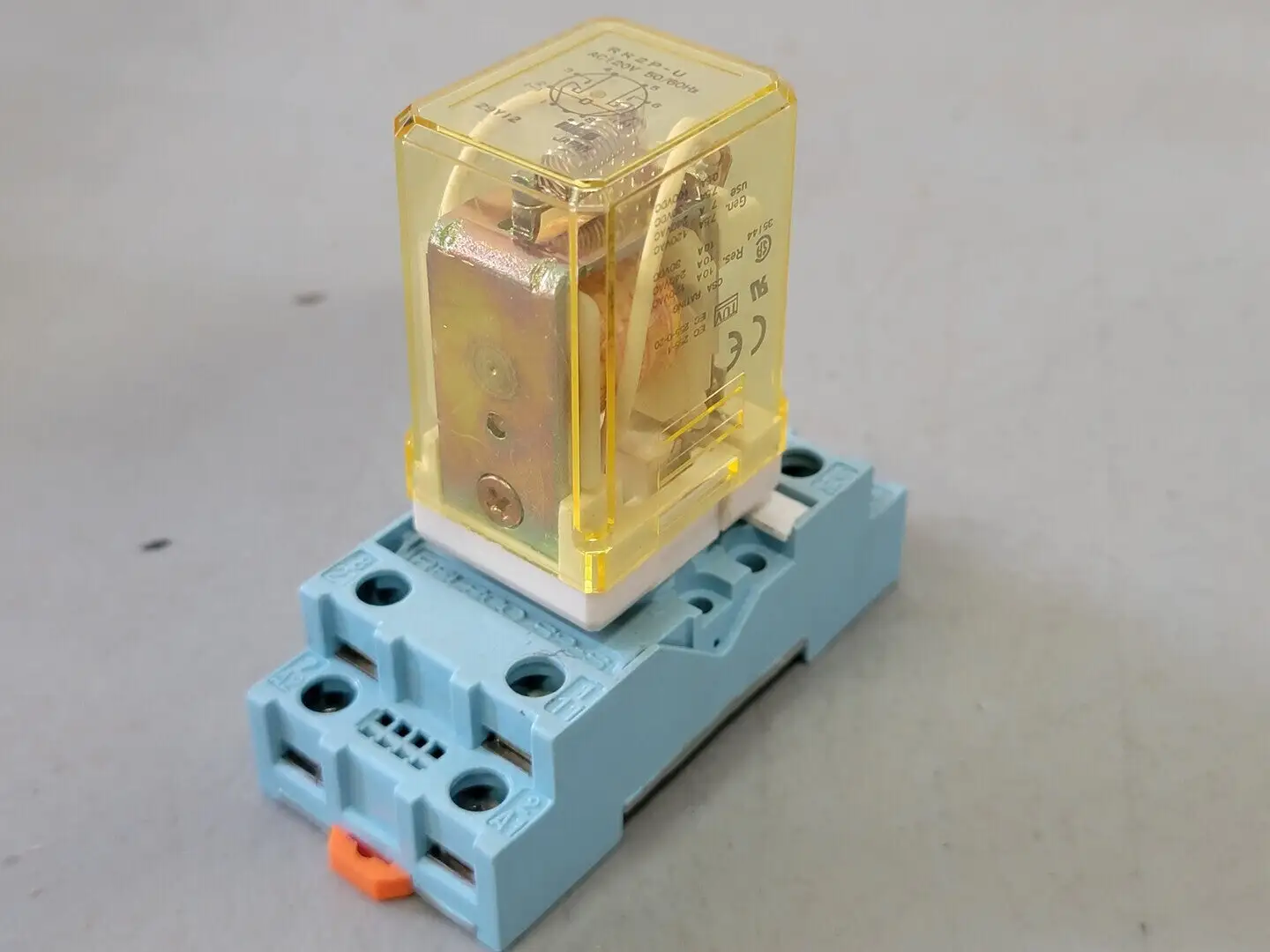 USED IDEC RR2P-UAC120V