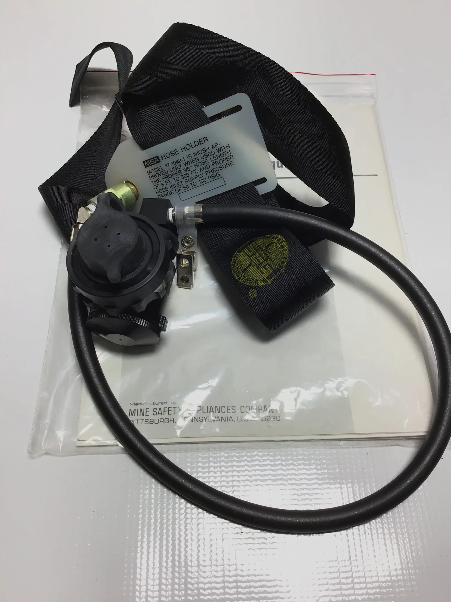 MSA 7-1082-1 Mask Mounted Regulator Air Line Respirator with Hose Holder