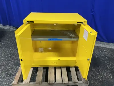 Used ULINE H4177SY Cabinets Ohio US | HGR 24 #1287338