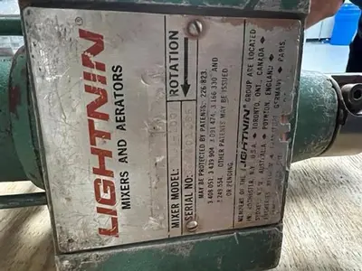 Lightnin  model XJA100 pneumatic propeller agitator