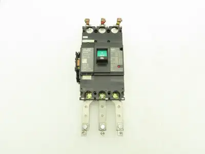 Fuji BU3KDG Circuit Breaker 300A Auto 480V 3 Pole With Through Door Operator