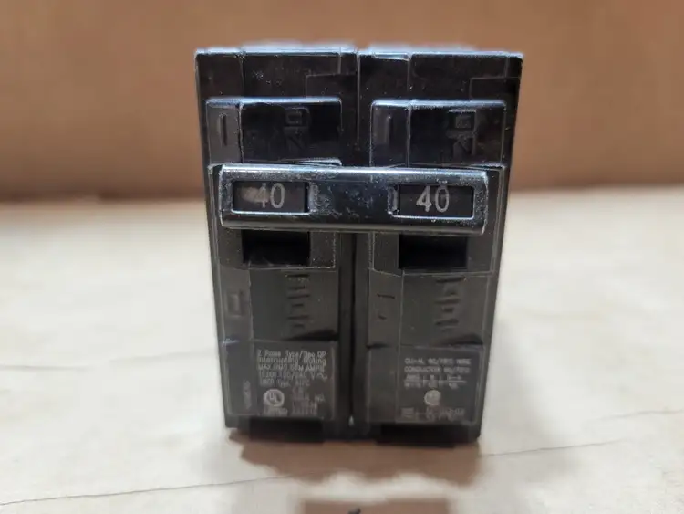 Used SIEMENS Q240 Switchgears British Columbia CA | Lenmark #835454