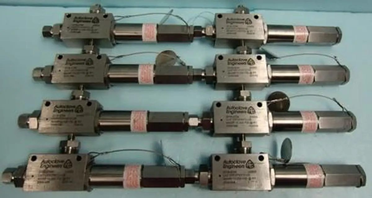 QTY. 8. PARKER / AUTOCLAVE ENGINEERS MEDIUM TO HIG...