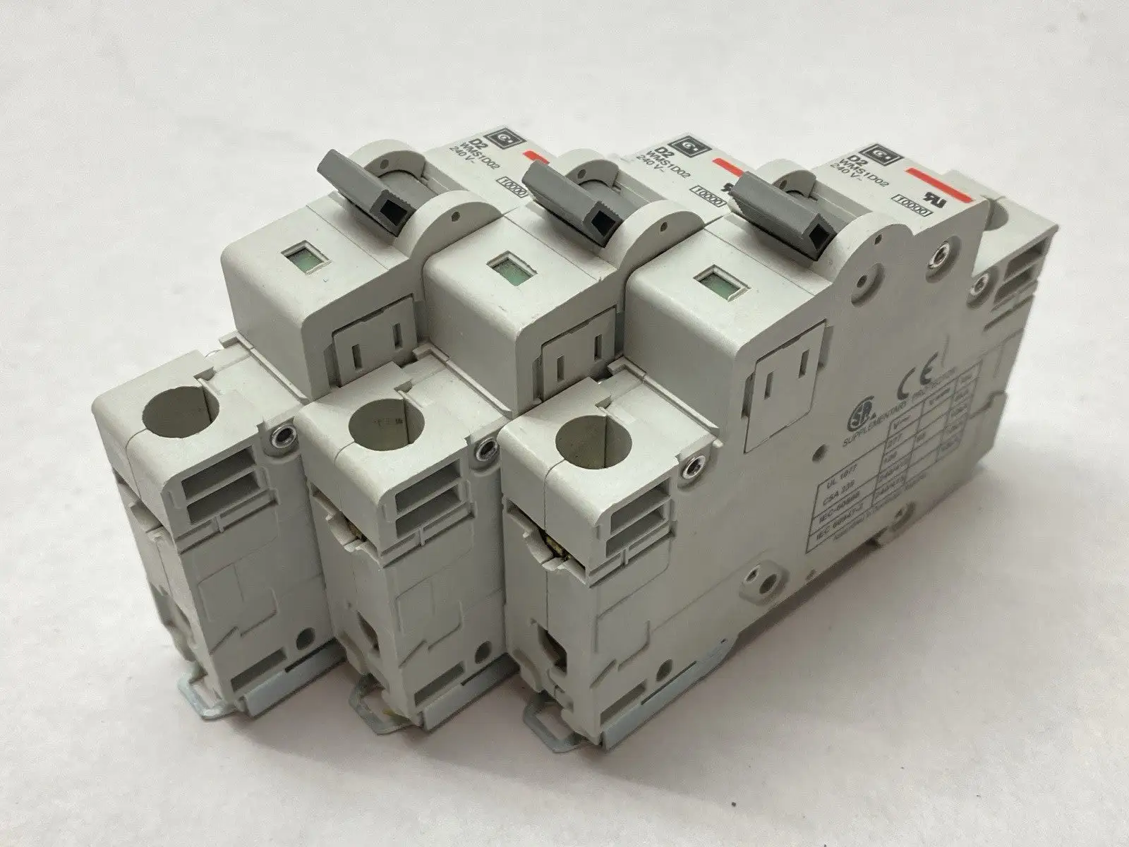 WMS1D02 | Cutler Hammer  Circuit Breaker 1-Pole 2A 240V LOT OF 3 - Used