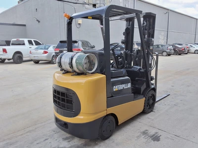 USED CATERPILLAR 5,000LBS CAPACITY