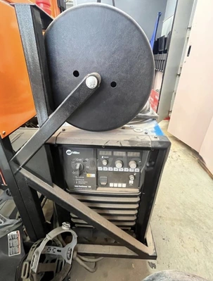 2022 KUKA KR6 Welding Cells | K.B. Industries LLC (2)