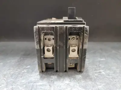 15 Amp, 2 Pole, 480 volts Circuit Breaker