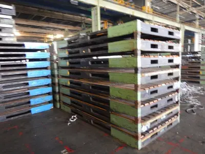 USED STEEL PALLETS 3200 X 1600 X 200 MM