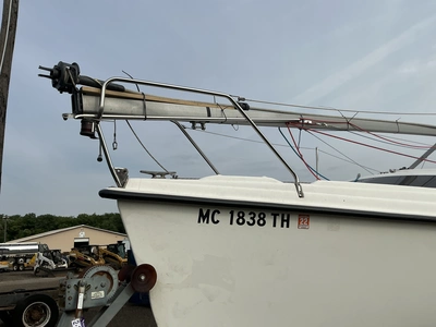 USED 1998 HUNTER TBD