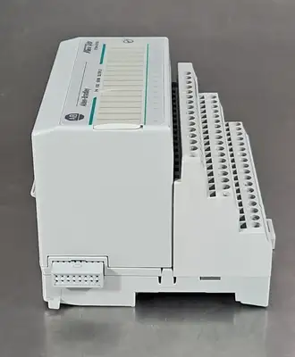 USED Allen-Bradley 24-VDC Sink Output