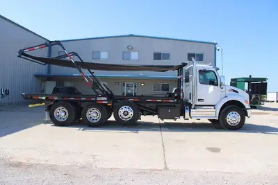 New | in-Stock 2027 PETERBILT 548 Rolloff Trucks Texas US | Roll Off Truck World #1492012