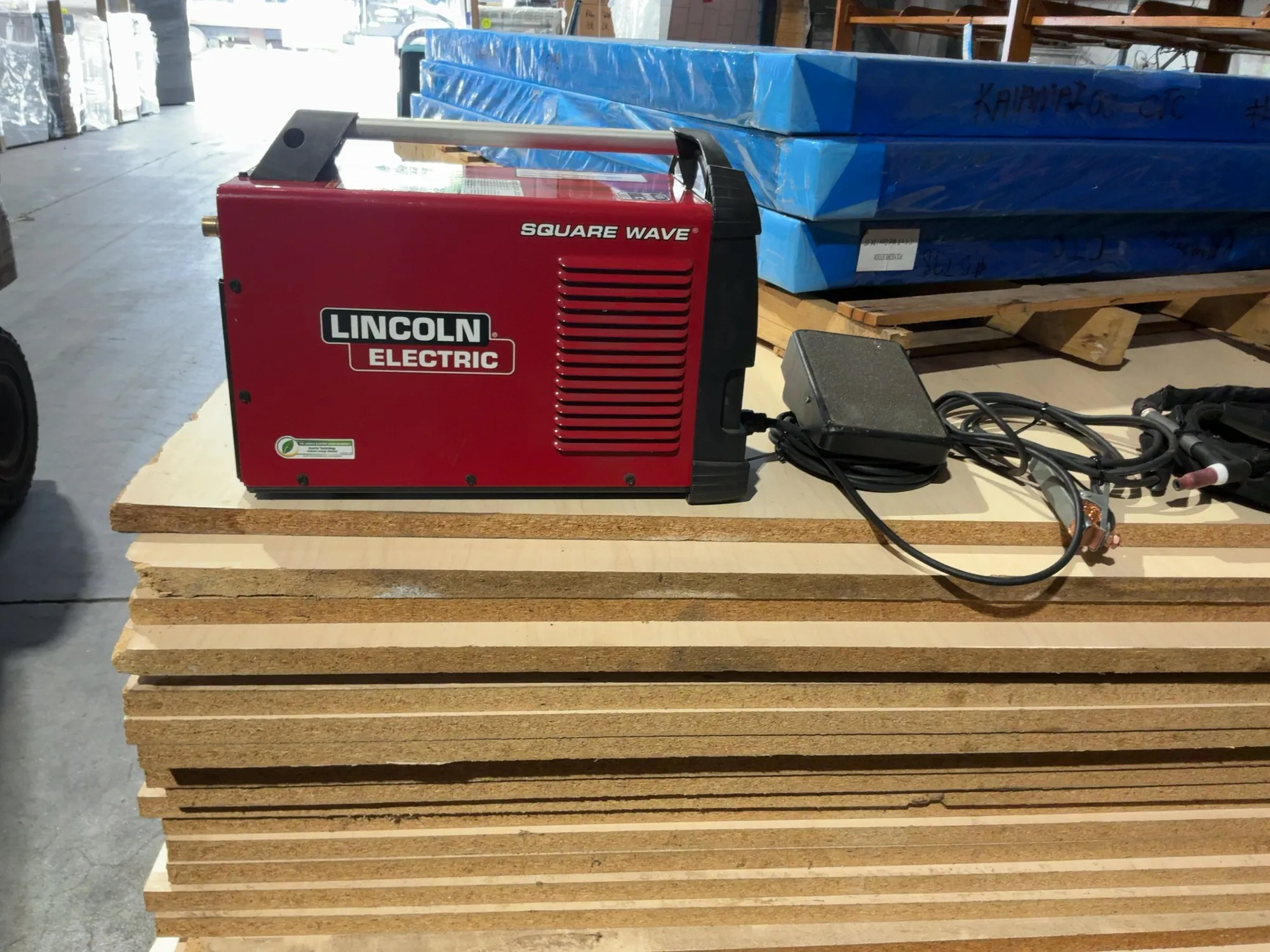 Used LINCOLN ELECTRIC SQUARE WAVE® TIG 200 TIG WELDER Tig Welders Michigan US | Miedema Asset Management Group #1423448