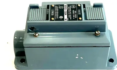 ALLEN BRADLEY 800S-2SD4 STANDARD DUTY PUSH BUTTON SER. M 800S2SD4 NEW, SURPLUS