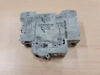 Used MERLIN GERIN 25798 Switchgears British Columbia CA | Lenmark #238676