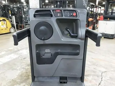 USED 2018 RAYMOND 560-OPC30TT