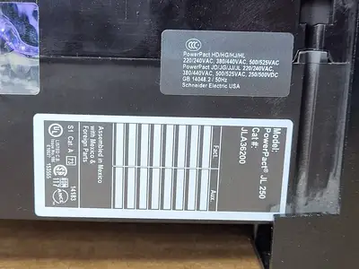 NEW SQUARE D JLA36200