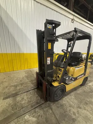 5,000 LBS CATERPILLAR MODEL #GC30K LP GAS FORKLIFT: STOCK #23033