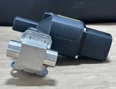 NEW Swagelok SS-45F8-33CD