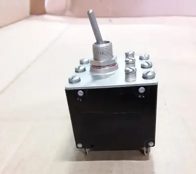 Used AIRPAX M55629/22-LM-LM-LM Switchgears British Columbia CA | Lenmark #242624