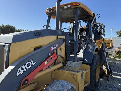 USED 2017 JOHN DEERE 410L