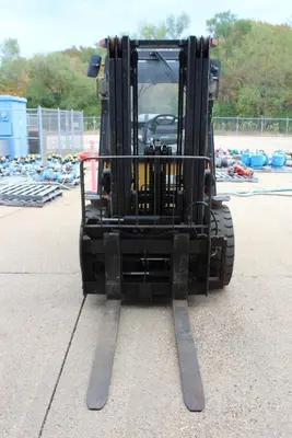 CAT P8000 Forklift Trucks | Levy Recovery Group (7)