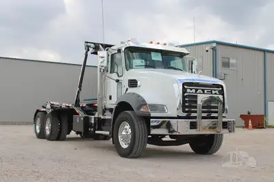 New | in-Stock 2026 MACK GRANITE 64BR Rolloff Trucks Texas US | Roll Off Truck World #1491911