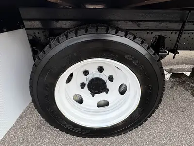 Used 2018 ISUZU NPR XD Reefer Trucks Florida US | Truck and Van Outlet #1509182