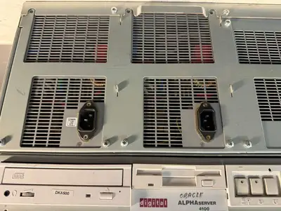 Digital Alpha Server 4100 BA30A-AA (12.6.4)