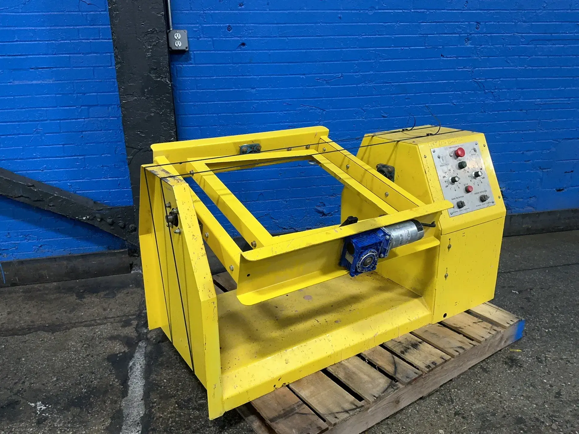Used MANNETRON _UNKNOWN_ Rotational Molding Machines Ohio US | HGR 24 #1443178