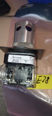 USED Allen-Bradley Allen-Bradley 800T-QA24B Blue Illuminated Push Button