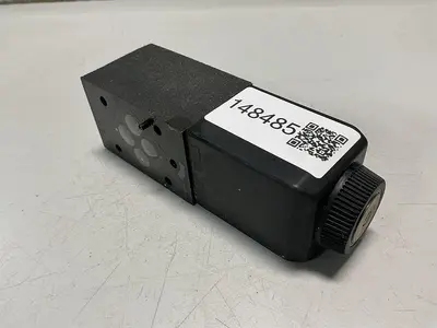 USED VICKERS DG4V-3-2AL-M-U-HL7-60-EN594