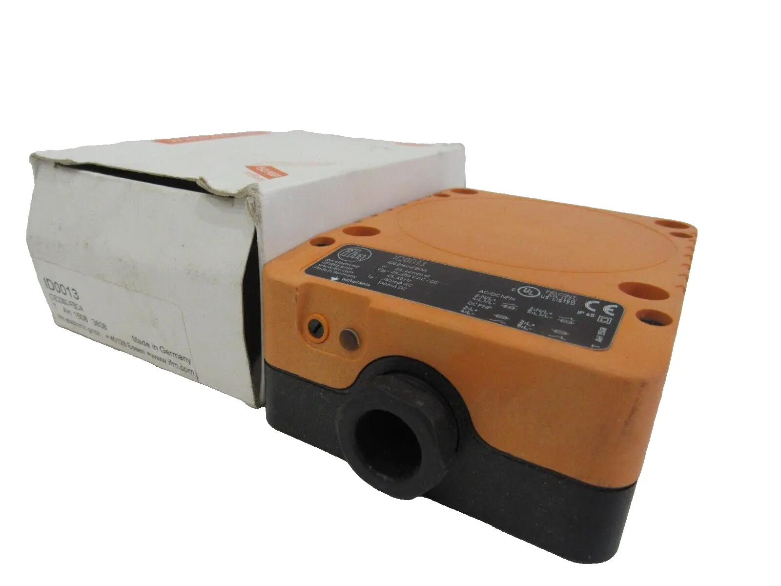 NEW EFECTOR IDE2060-FBOA ID0013 INDUCTIVE SENSOR IDE2060FBOAID0013