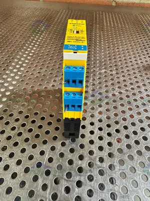 Used TURCK IM1-121EX-R ISOLATING SWITCHING AMPLIFIER Electronics & Components California US | Equipment Lab #1424382