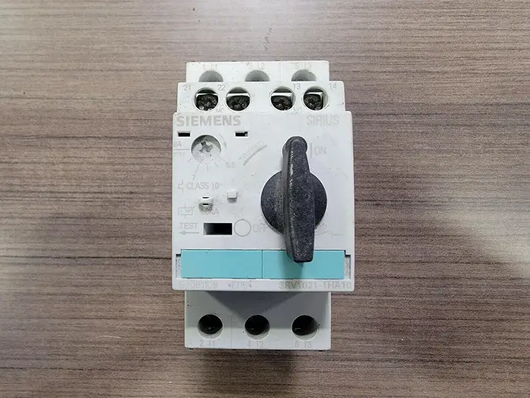 Used SIEMENS 3RV1021-1HA10 Switchgears British Columbia CA | Lenmark #242651