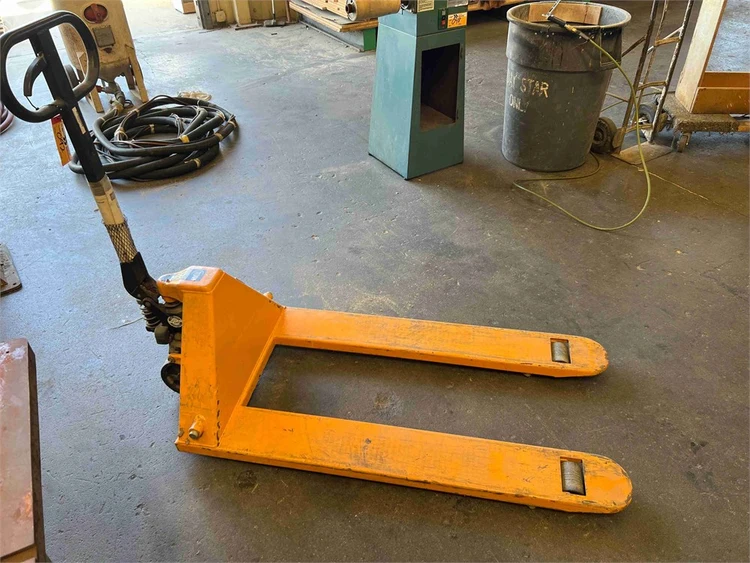 Used TITAN _UNKNOWN_ Pallet Jacks California US | MachineryMax #1390422