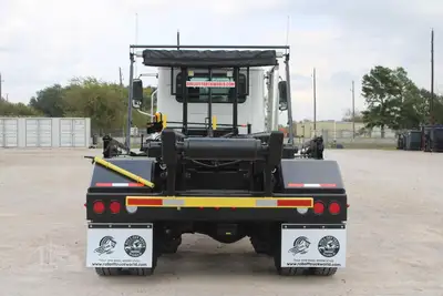 New | in-Stock 2026 MACK GRANITE 64BR Rolloff Trucks Texas US | Roll Off Truck World #1491889