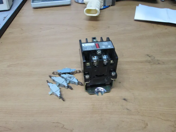 Used ALLEN BRADLEY 700N400A1 Misc Electrical & Power Parts Connecticut US | Global Machine Brokers, LLC 5 #177057