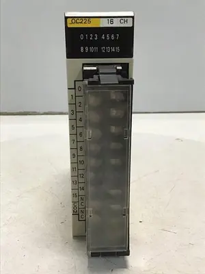 USED OMRON C200H-OC225