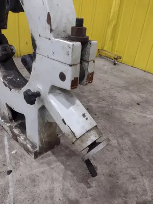 16" ROLLER TYPE STEADY REST FOR ENGINE LATHE: STOCK 23416