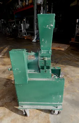 USED CUMBERLAND KNIFE MILL SIZE 0