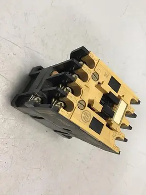 USED ALLEN BRADLEY 100-A09ND3 SER B