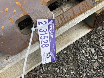 Used WOLVERINE QMP2-16-12T QUICK ATTACH MOUNTING PLATE Construction Equipment Parts Michigan US | Miedema Asset Management Group #1487925