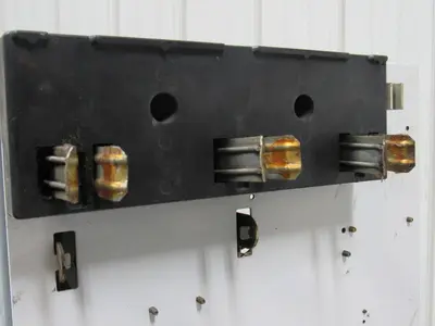 A-B Allen Bradley 1336F-BRF75-AN-EN 7.5HP AC Drive Assembly Bucket Disconnect
