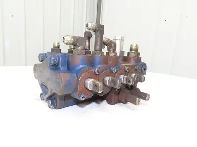 Toyota 67730-15301-71-B Hydraulic 4-Spool Forklift Mast Control Valve Off 5FBE15