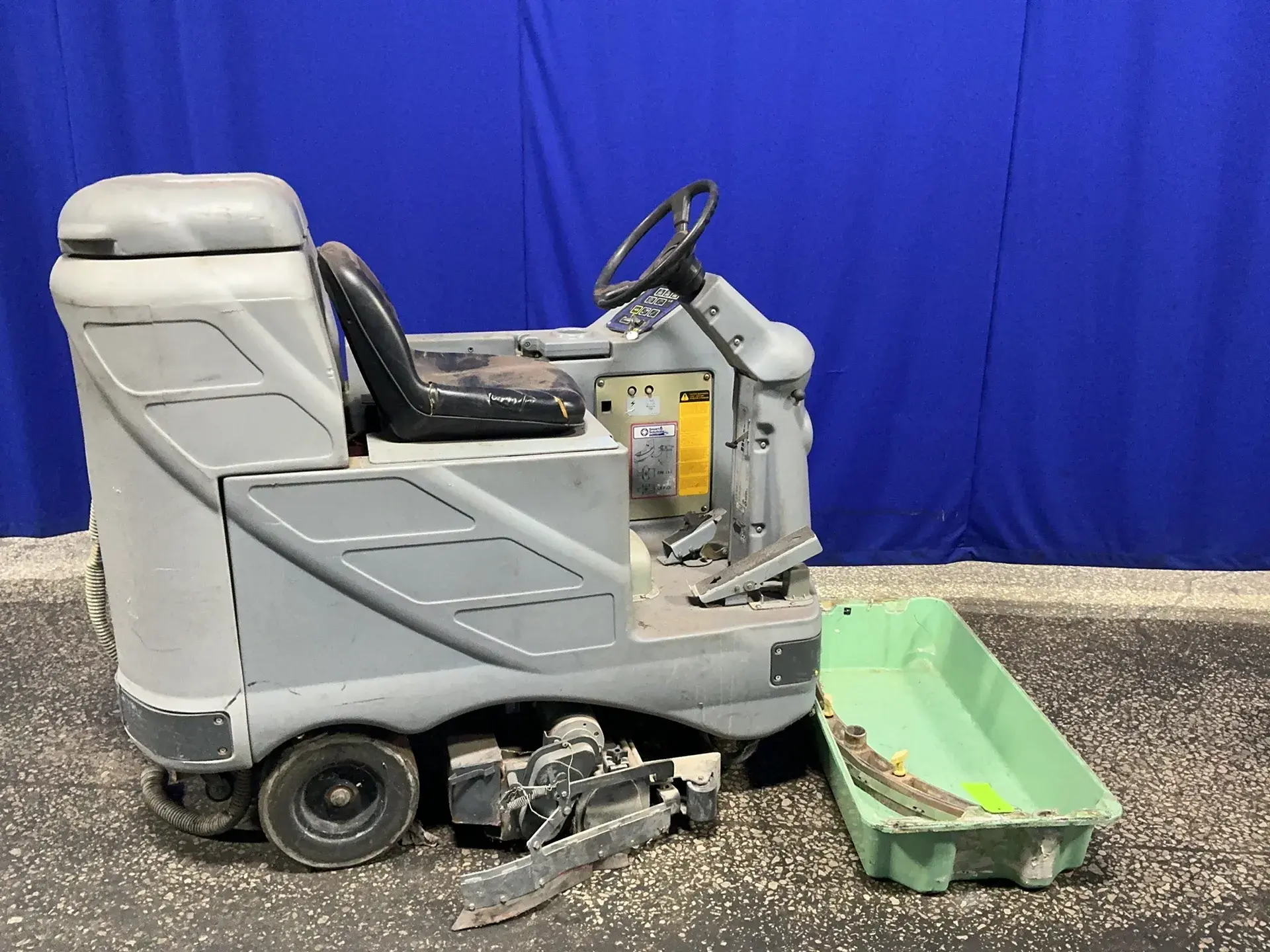 Used NILFISK ADVANCE ADGRESSOR 3220C Material Handling (misc) Ohio US | HGR 24 #1404996