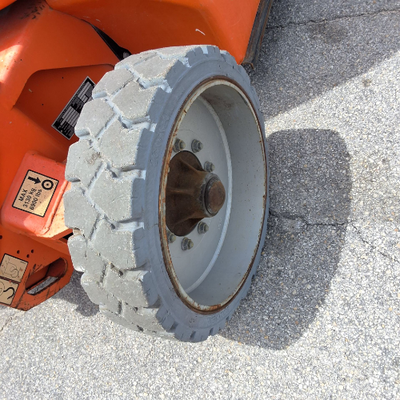 USED 2014 JLG E450AJ