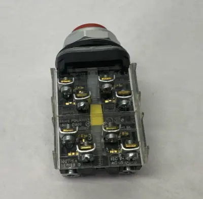USED ALLEN-BRADLEY SER. T MOMENTARY PUSHBUTTON RED W/ 2X 800T-XA CONTACT BLOCK