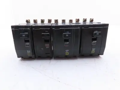 Square D QOB340 Bolt On Circuit Breaker 2 & 3 Pole 20A 240V Mixed Lot of 4