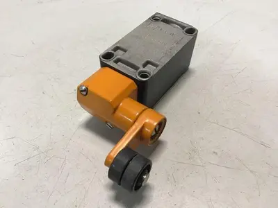 USED SIEMENS 3SE3 120-1GW-Z