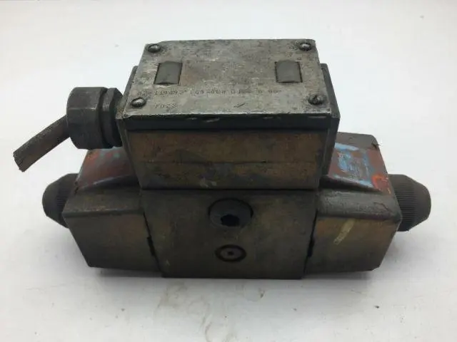 Used EATON VICKERS _UNKNOWN_ Valves/Fittings | Arrow Industrial #626647